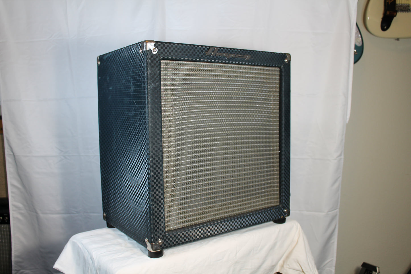 Ampeg Rocket Bass Model B-50R 50-Watt 1x12" Bass Combo Amp